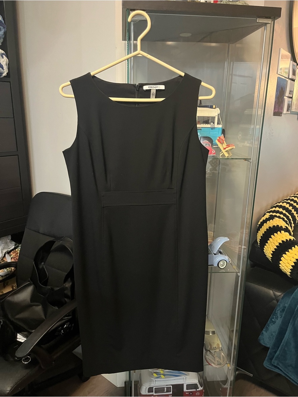 DKNYC Black Sleeveless Sheath Midi Dress